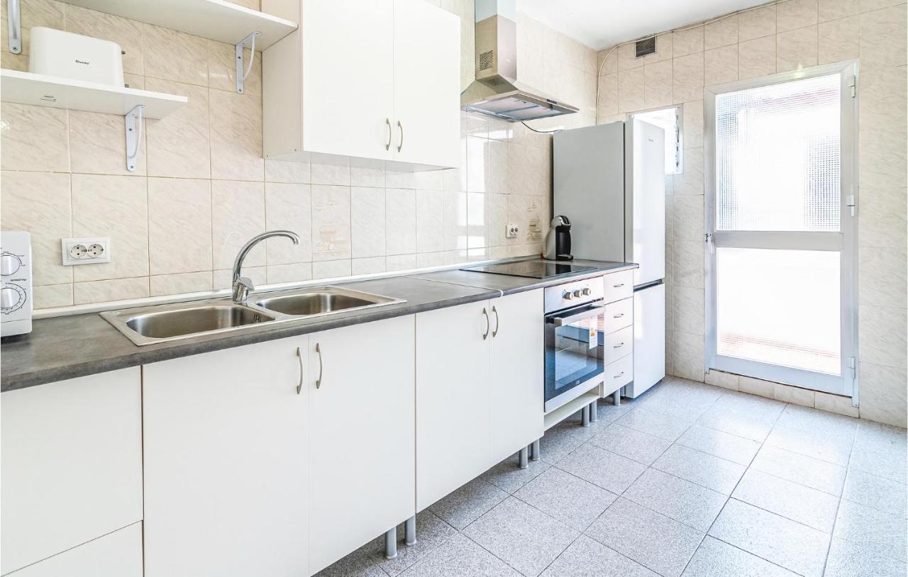 Beautiful Apartment In Cordoba With Kitchenette ภายนอก รูปภาพ